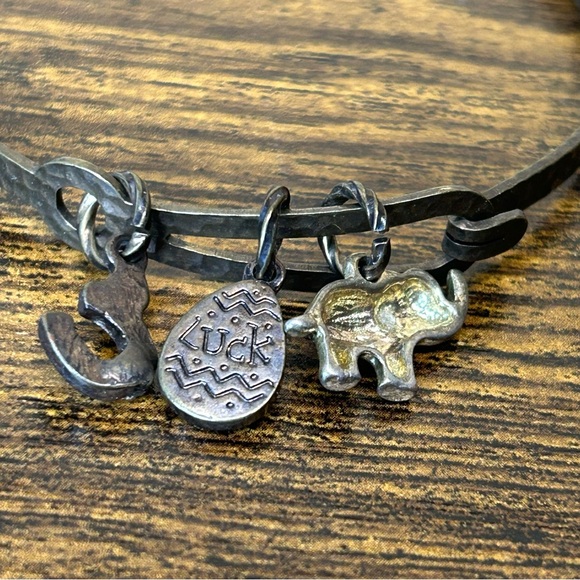 Vintage Good luck Charm hammered metal bracelet jewelry horseshoe,elephant,stone - Picture 11 of 15